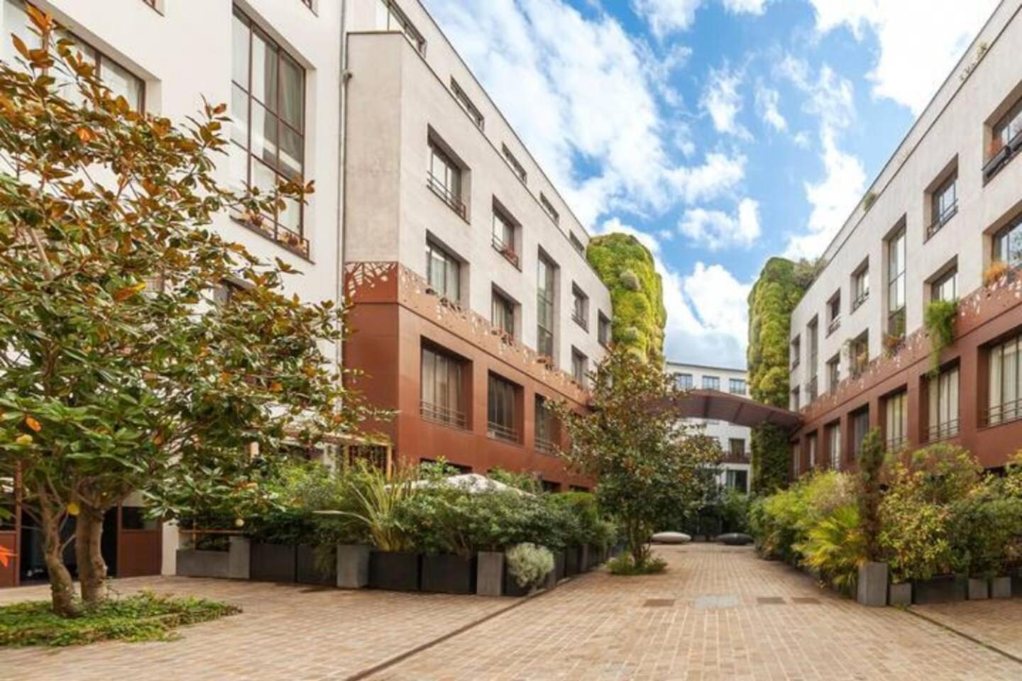 Guestready - Artist Loft With A Vertical Garden Paris Exterior foto